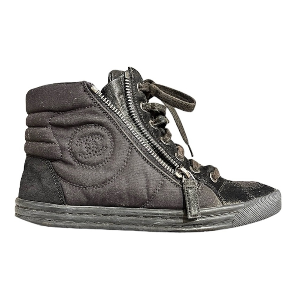 𝐂𝐇𝐀𝐍𝐄𝐋 Women’s High Top Ankle Sneakers Black Suede/Canvas Size 35